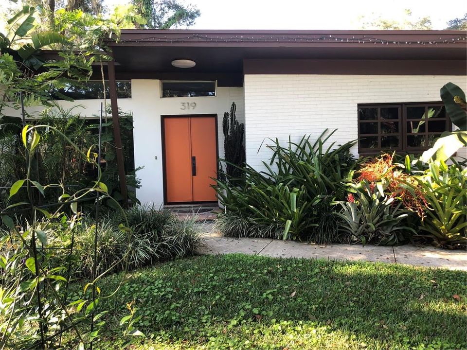 Recently Sold: $700,000 (4 beds, 3 baths, 2577 Square Feet)