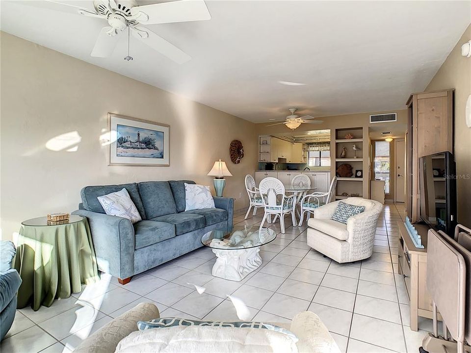 Recently Sold: $350,000 (1 beds, 1 baths, 691 Square Feet)