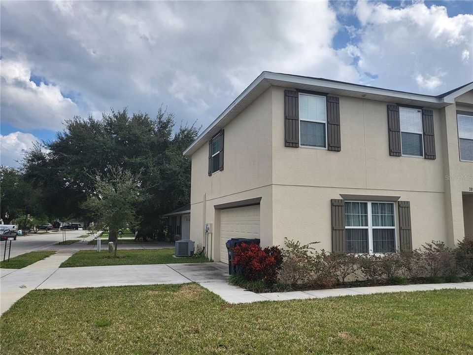 Recently Sold: $369,900 (3 beds, 2 baths, 1909 Square Feet)