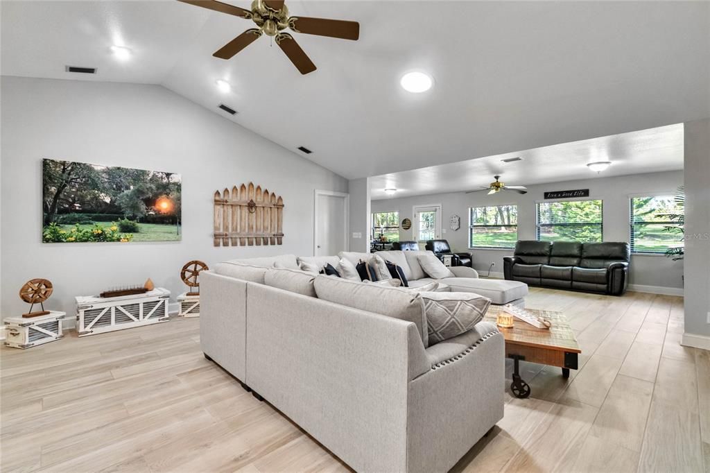 Recently Sold: $573,000 (3 beds, 2 baths, 2648 Square Feet)