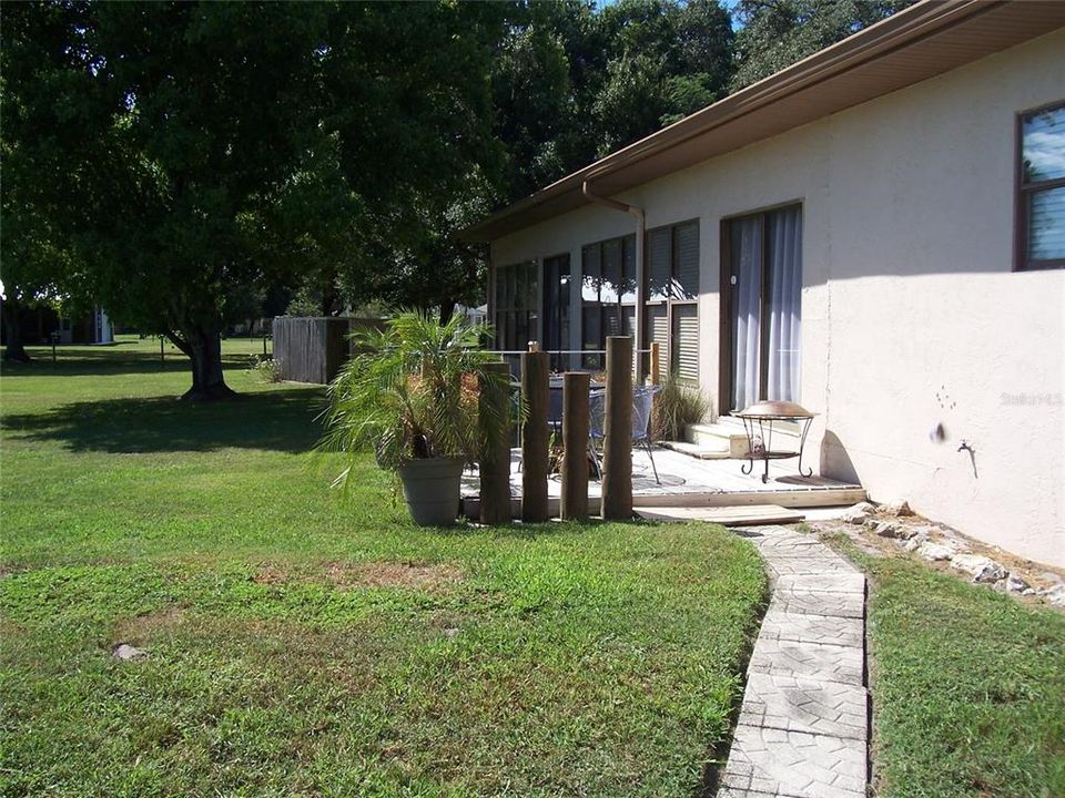 sidewalk to 2nd garage side access.