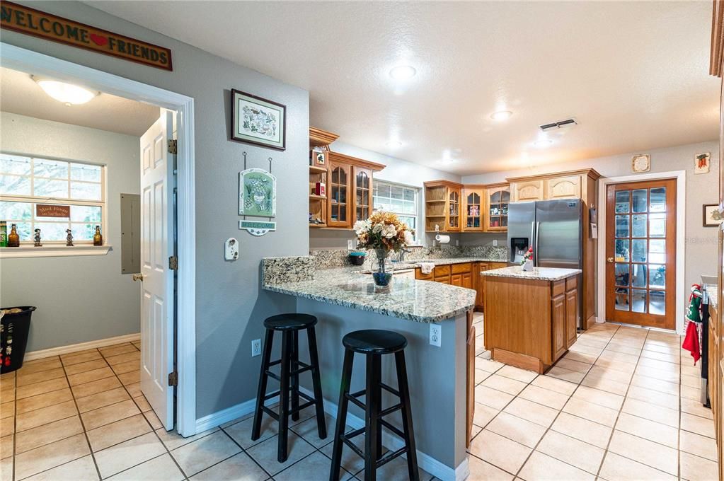 Kitchen/breakfast area/laundry room