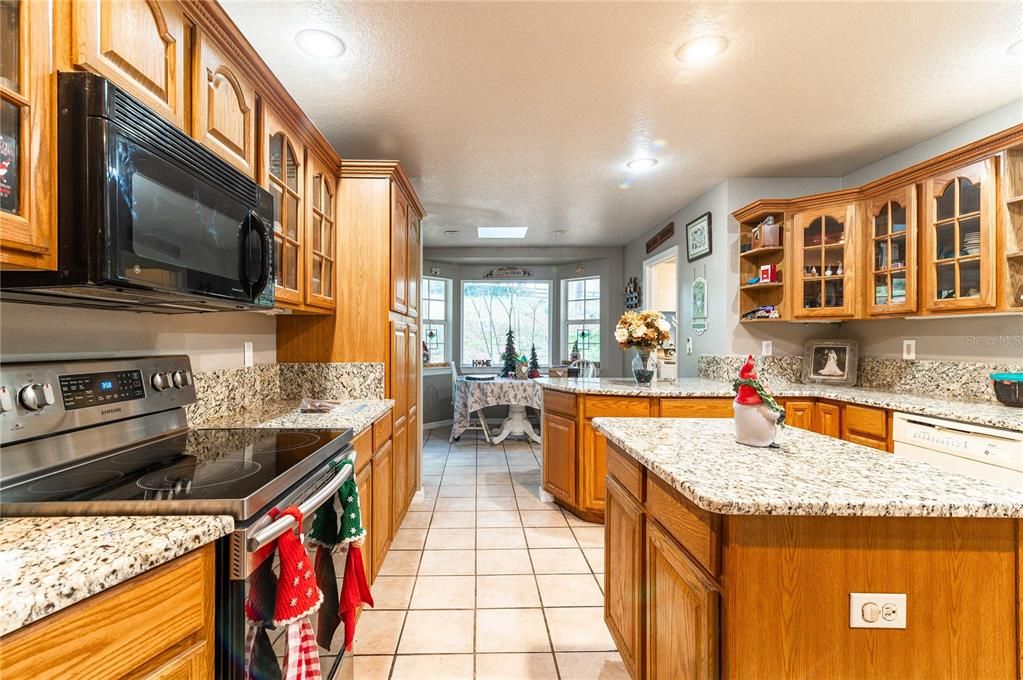 Kitchen with Breakfast nook