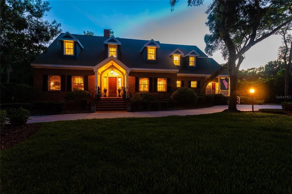 Recently Sold: $2,449,000 (5 beds, 5 baths, 7664 Square Feet)