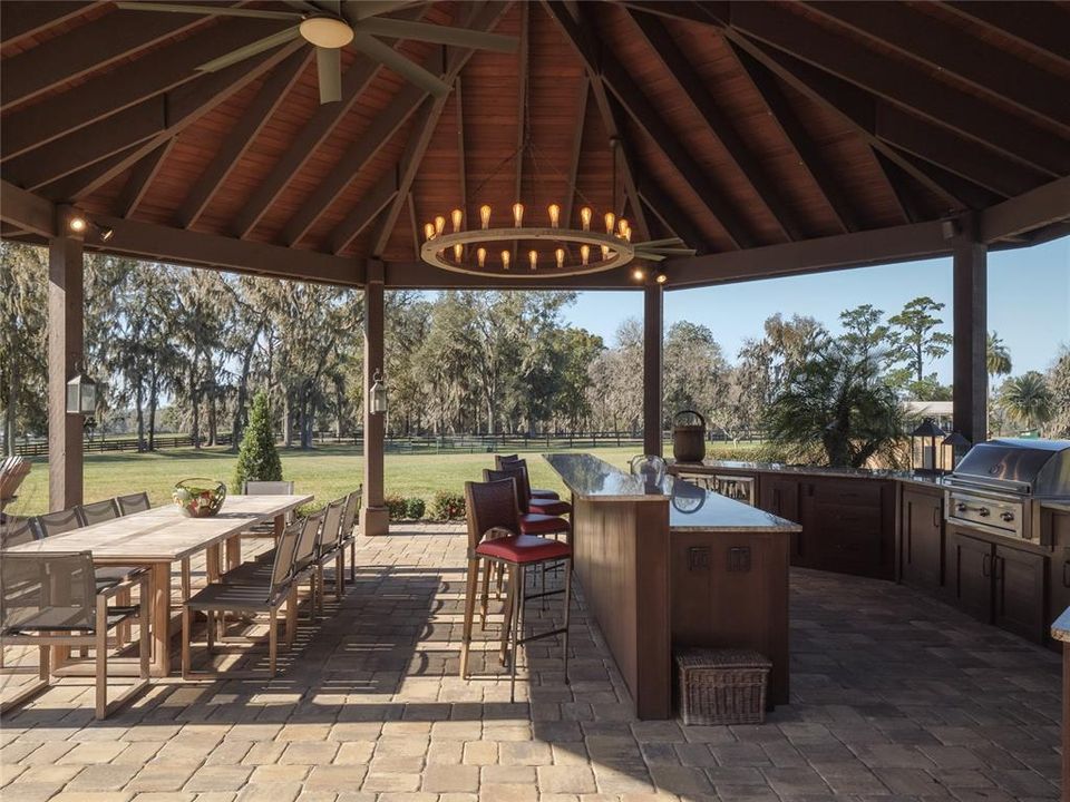 Recently Sold: $3,300,000 (4 beds, 2 baths, 4189 Square Feet)