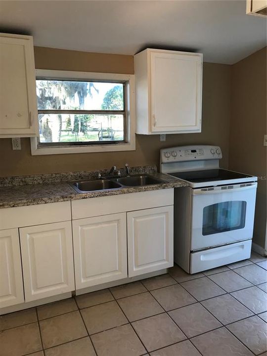 Recently Rented: $850 (2 beds, 1 baths, 728 Square Feet)