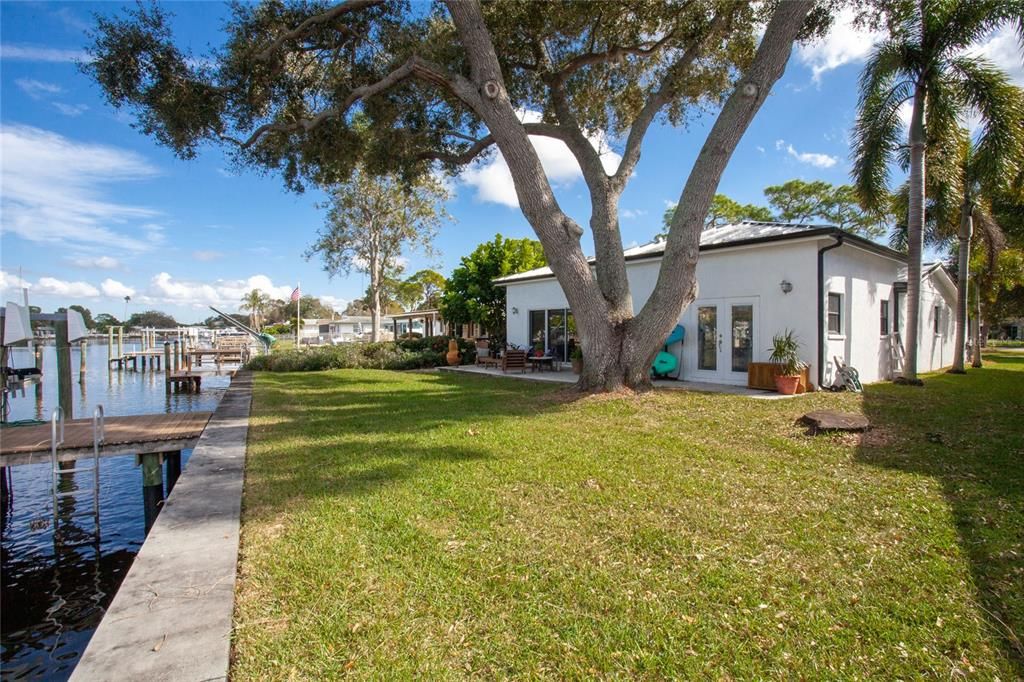 Recently Sold: $849,000 (3 beds, 2 baths, 1676 Square Feet)