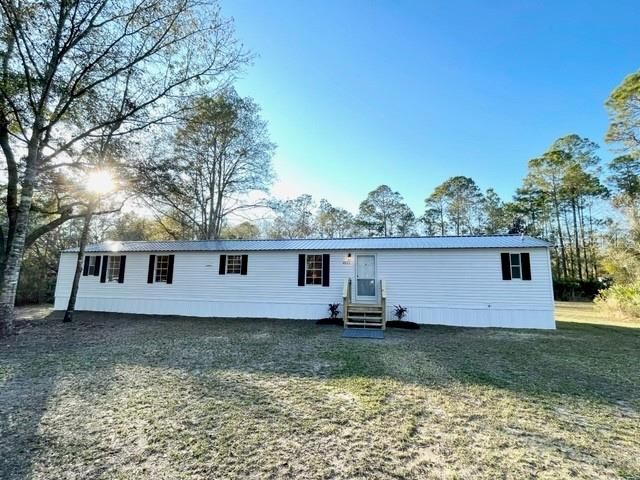 Recently Sold: $195,000 (3 beds, 2 baths, 1216 Square Feet)