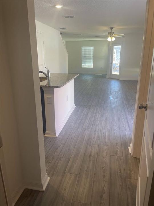 Recently Rented: $2,000 (3 beds, 2 baths, 1817 Square Feet)