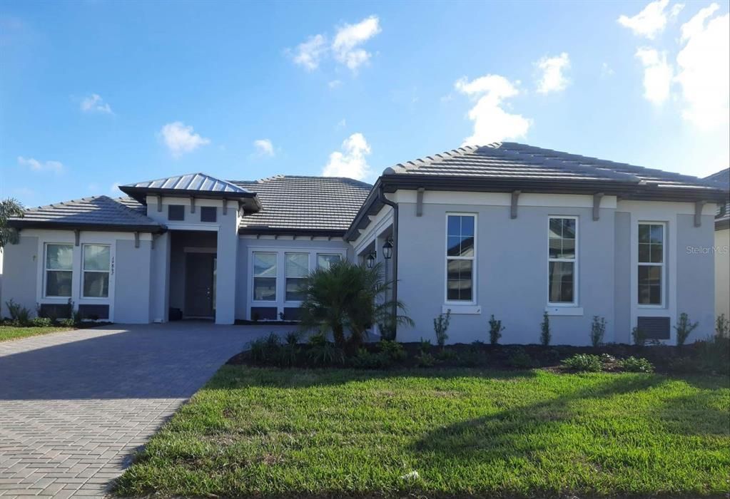 Recently Sold: $660,052 (3 beds, 3 baths, 2467 Square Feet)