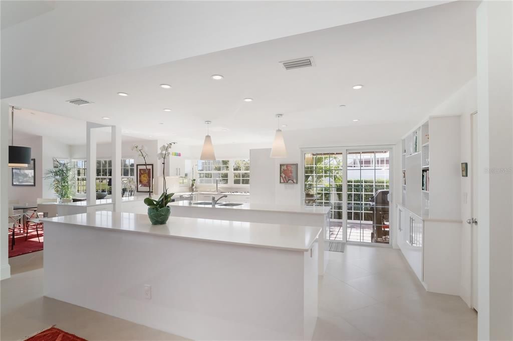 Recently Sold: $1,600,000 (3 beds, 3 baths, 2555 Square Feet)