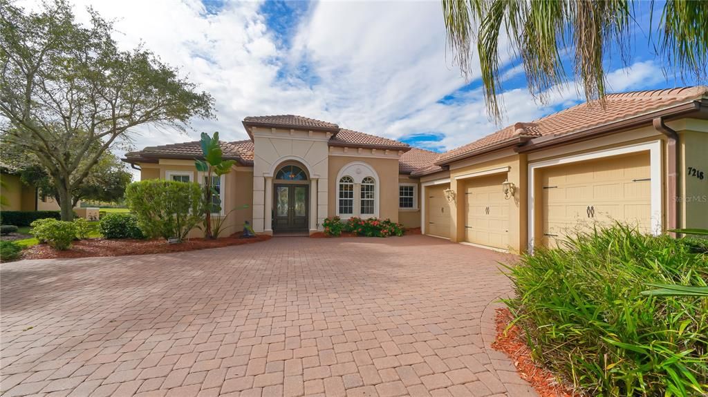 Recently Sold: $950,000 (3 beds, 3 baths, 3391 Square Feet)