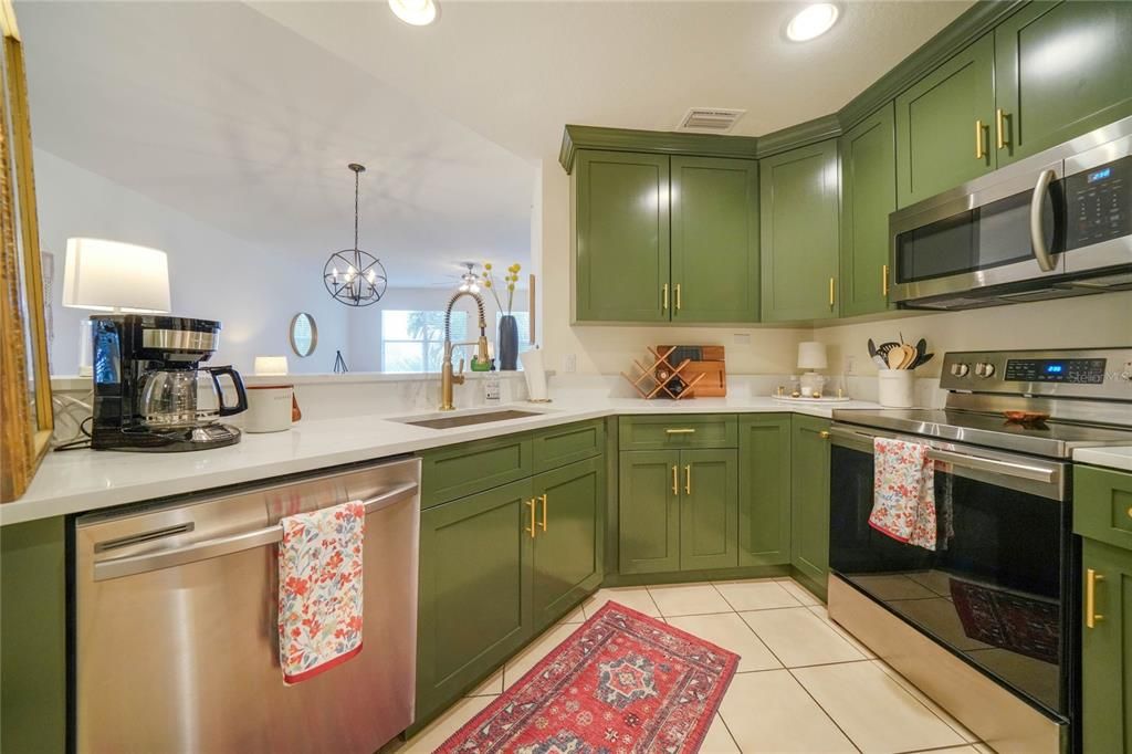 Recently Sold: $275,000 (2 beds, 2 baths, 1351 Square Feet)
