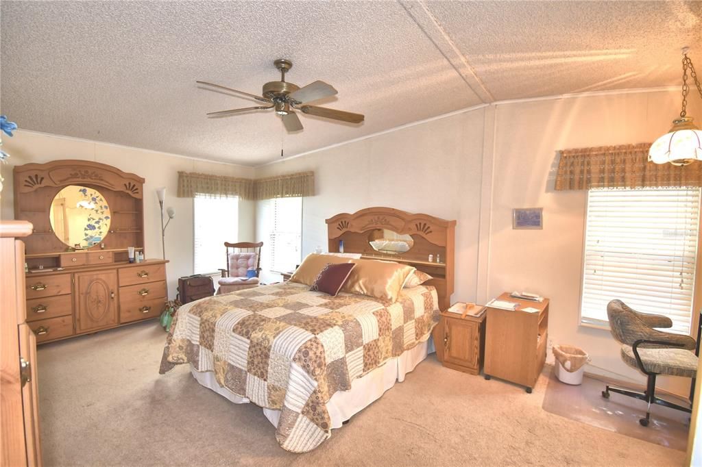 Recently Sold: $79,000 (2 beds, 2 baths, 1377 Square Feet)