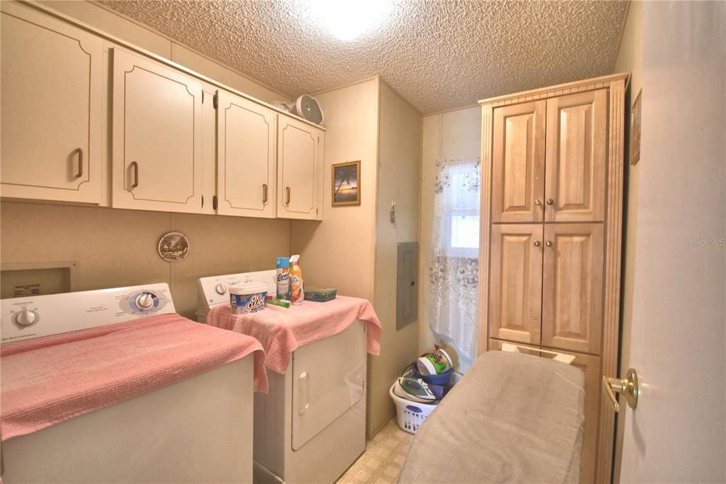 Recently Sold: $79,000 (2 beds, 2 baths, 1377 Square Feet)