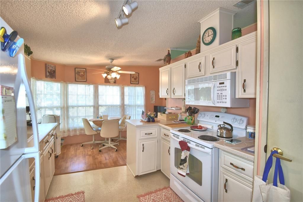 Recently Sold: $79,000 (2 beds, 2 baths, 1377 Square Feet)