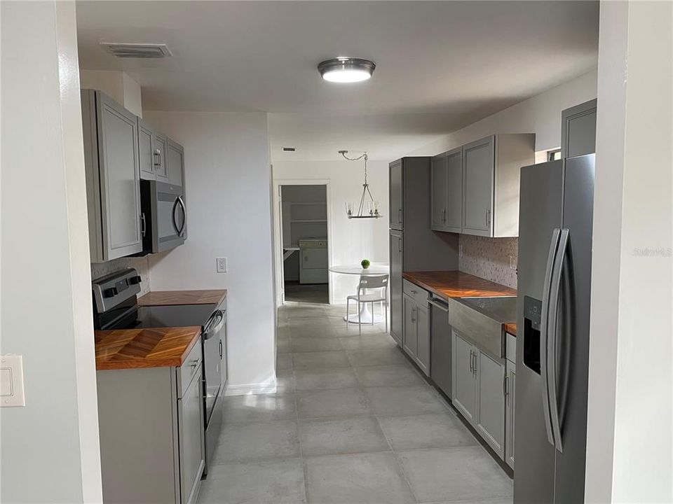 Recently Sold: $365,000 (3 beds, 2 baths, 1673 Square Feet)