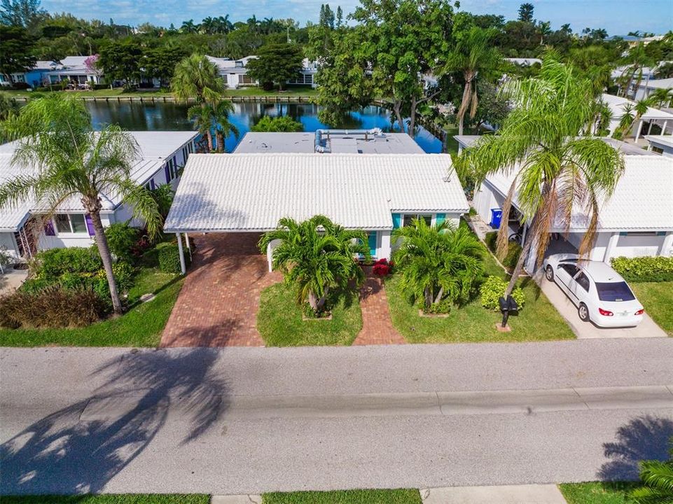 Recently Sold: $695,000 (2 beds, 2 baths, 1375 Square Feet)