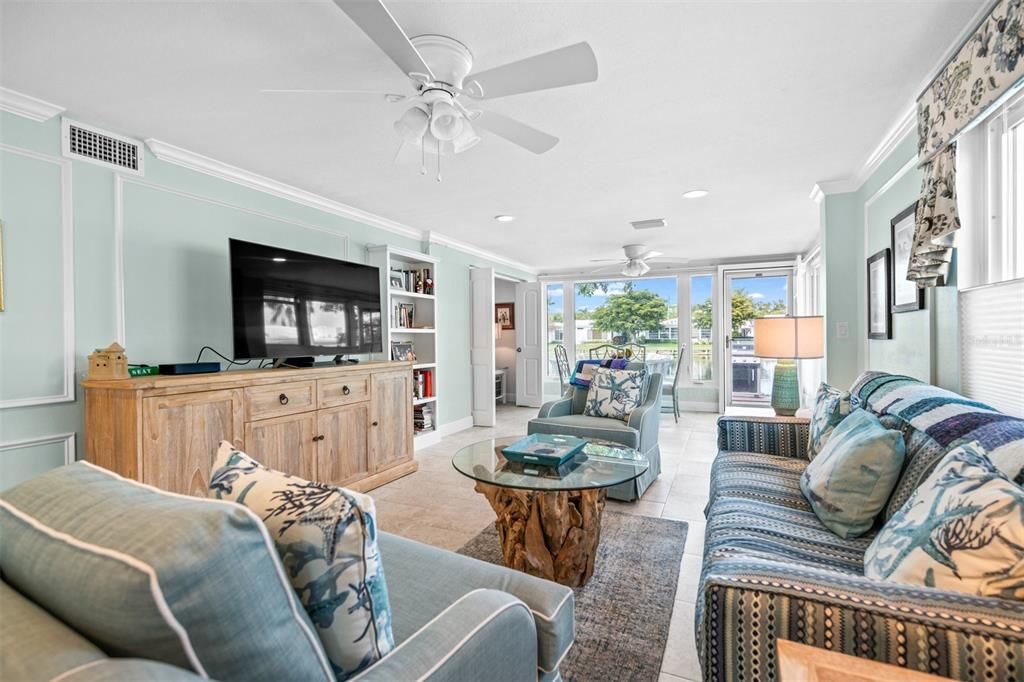 Recently Sold: $695,000 (2 beds, 2 baths, 1375 Square Feet)