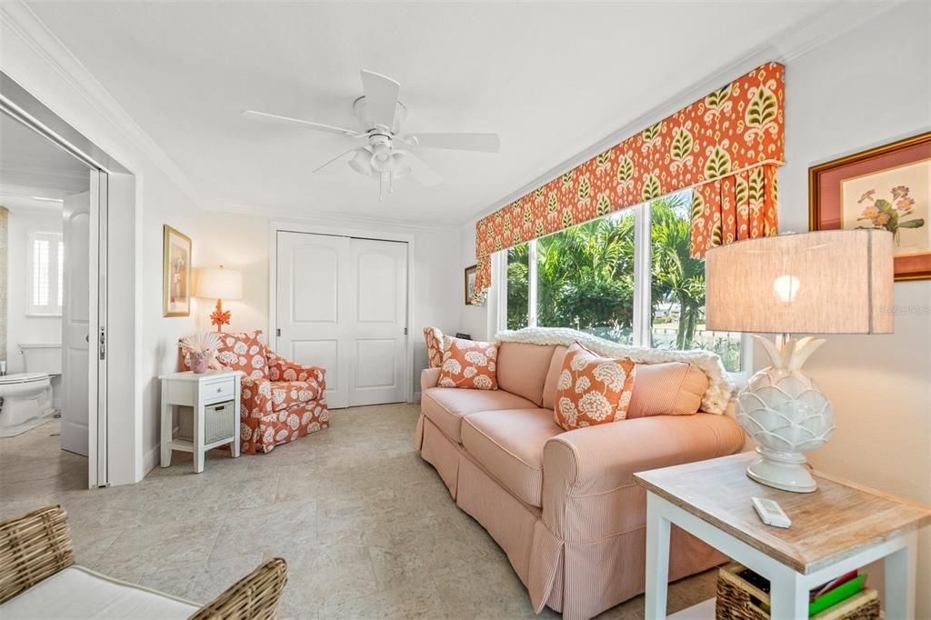 Recently Sold: $695,000 (2 beds, 2 baths, 1375 Square Feet)