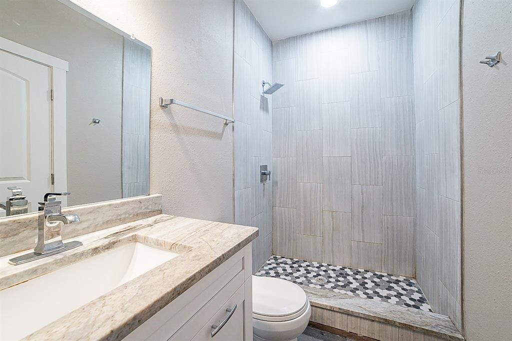 最近售出: $266,000 (3 贝兹, 2 浴室, 1240 平方英尺)