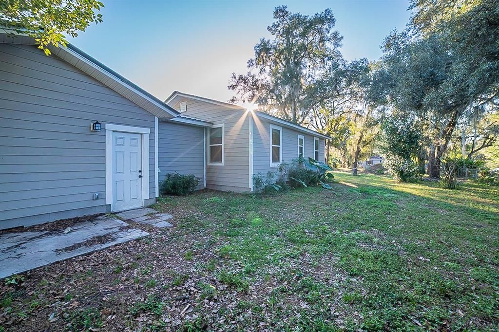 Recently Sold: $266,000 (3 beds, 2 baths, 1240 Square Feet)