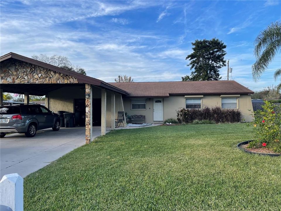 最近售出: $300,000 (4 贝兹, 1 浴室, 1197 平方英尺)