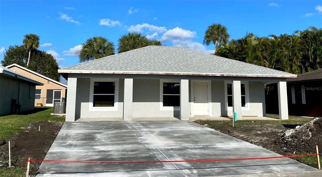 Recently Sold: $220,000 (3 beds, 2 baths, 1013 Square Feet)
