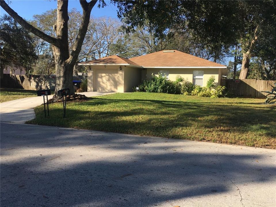 Recently Sold: $235,000 (3 beds, 2 baths, 1072 Square Feet)