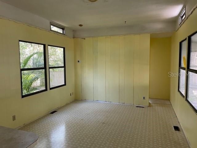 Vendido Recientemente: $75,000 (2 camas, 2 baños, 696 Pies cuadrados)