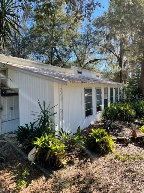 Recently Sold: $75,000 (2 beds, 2 baths, 696 Square Feet)