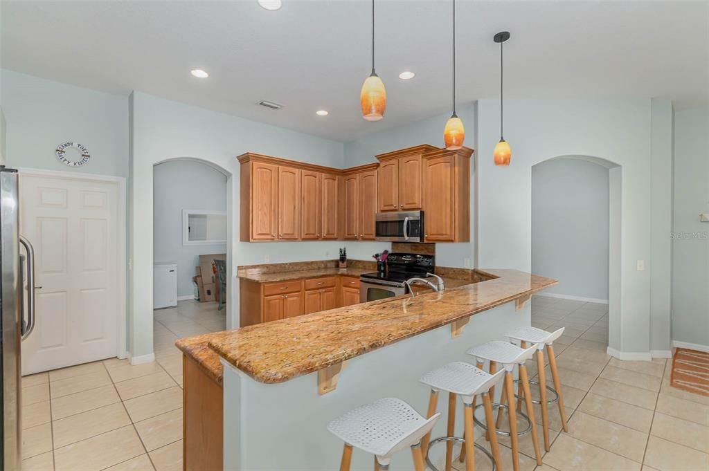 Recently Sold: $520,000 (5 beds, 3 baths, 2670 Square Feet)
