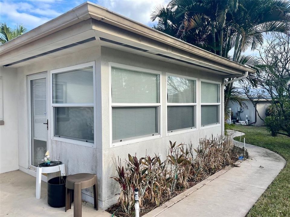 Recently Sold: $220,000 (3 beds, 2 baths, 1341 Square Feet)