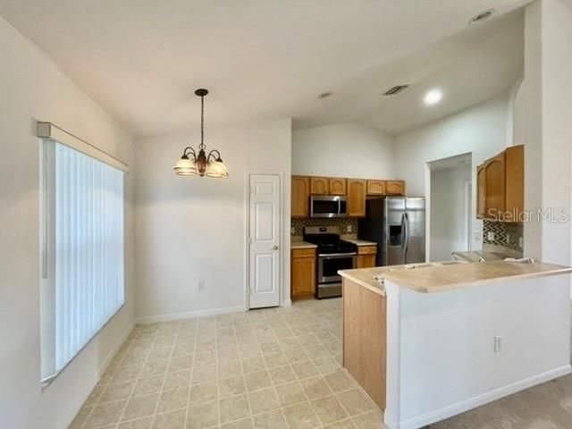 Recently Rented: $1,695 (3 beds, 2 baths, 1282 Square Feet)