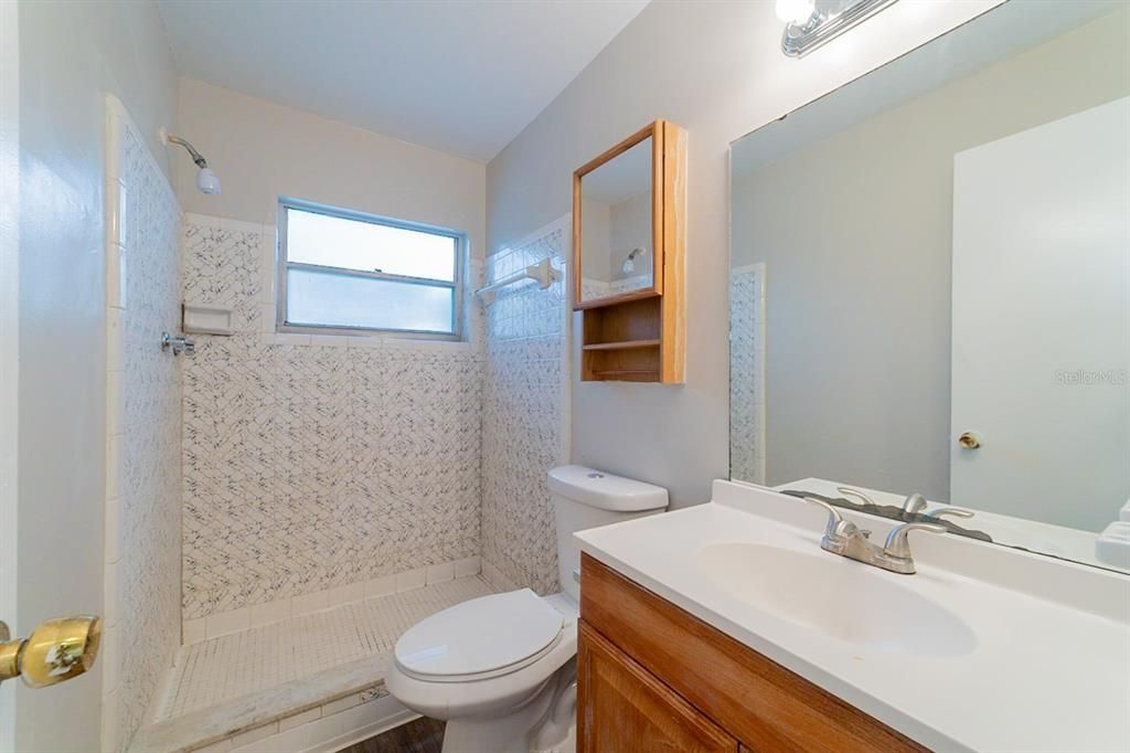 最近售出: $332,000 (3 贝兹, 2 浴室, 1332 平方英尺)