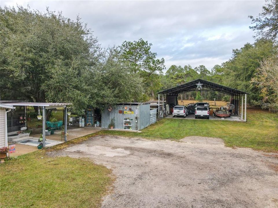 Pole Barn with 2400 sq/ft