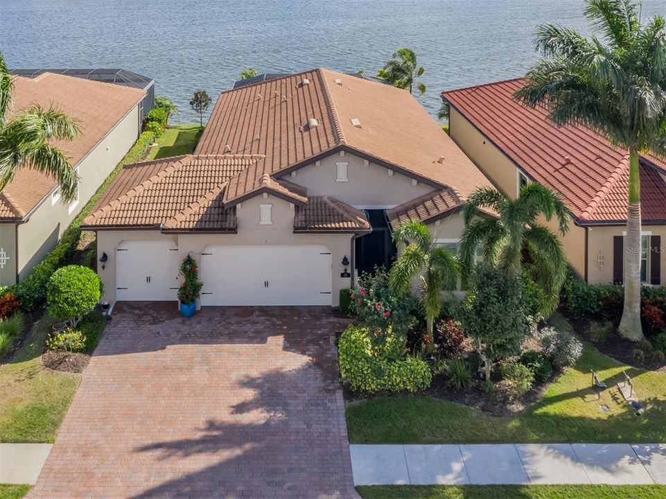 Recently Sold: $839,000 (3 beds, 3 baths, 2419 Square Feet)