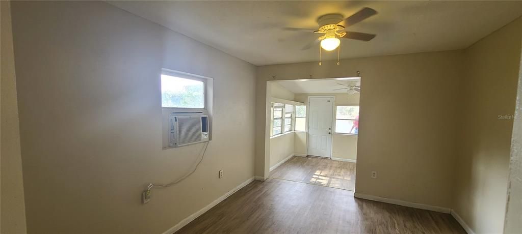 Recently Sold: $79,900 (2 beds, 1 baths, 792 Square Feet)