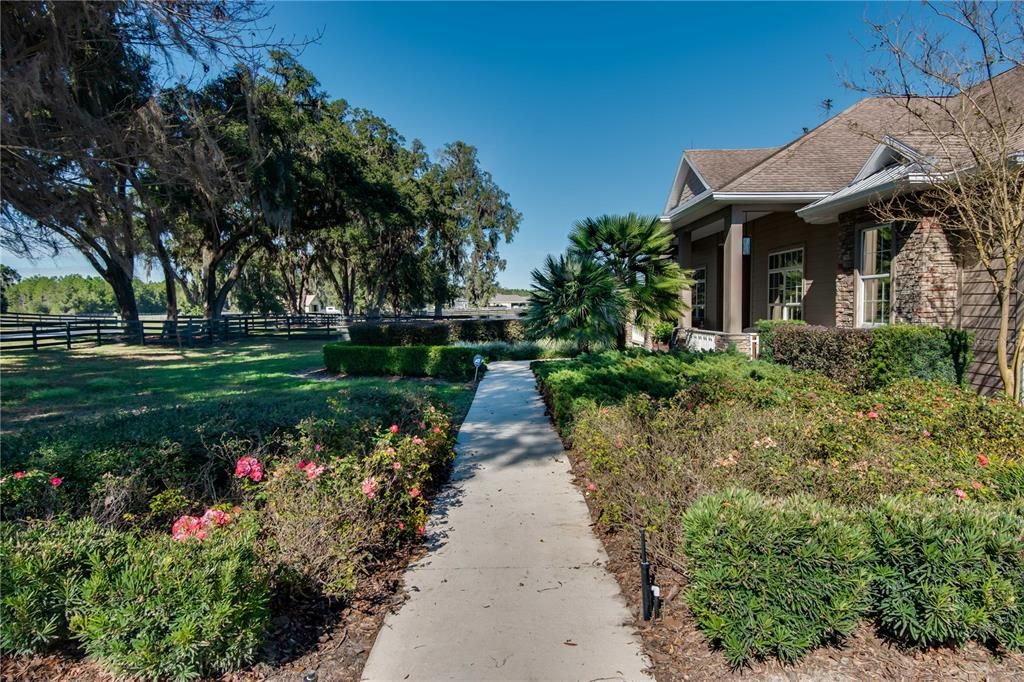 Recently Sold: $995,000 (3 beds, 3 baths, 2975 Square Feet)