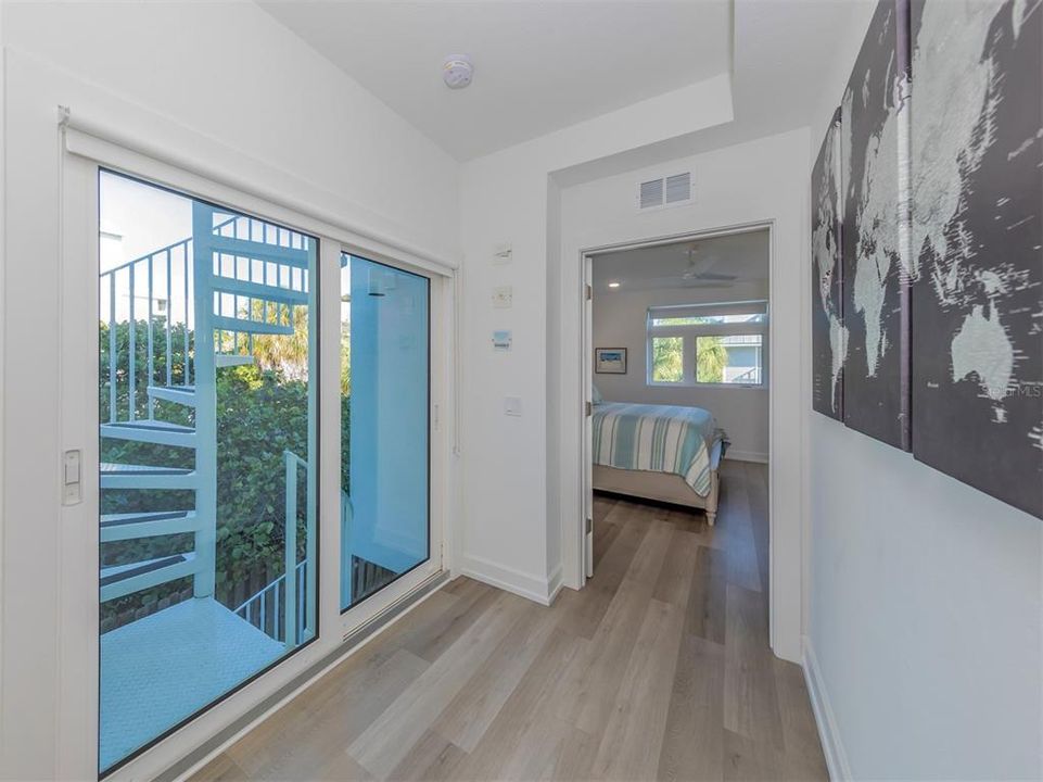 Spiral Staircase from each unit to roof top deck overlooking Gulf Waters!