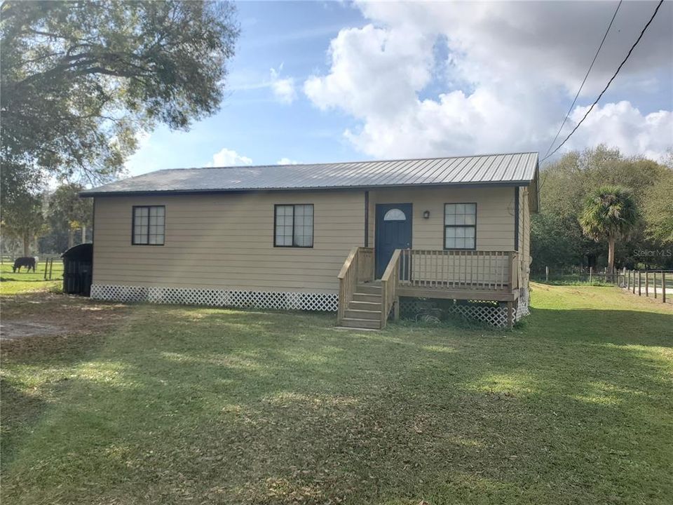 Recently Sold: $140,000 (3 beds, 2 baths, 984 Square Feet)