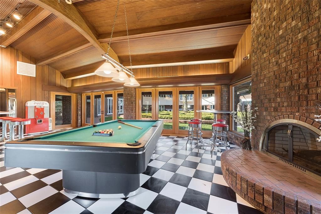 Activo con contrato: $6,700,000 (5 camas, 6 baños, 11520 Pies cuadrados)