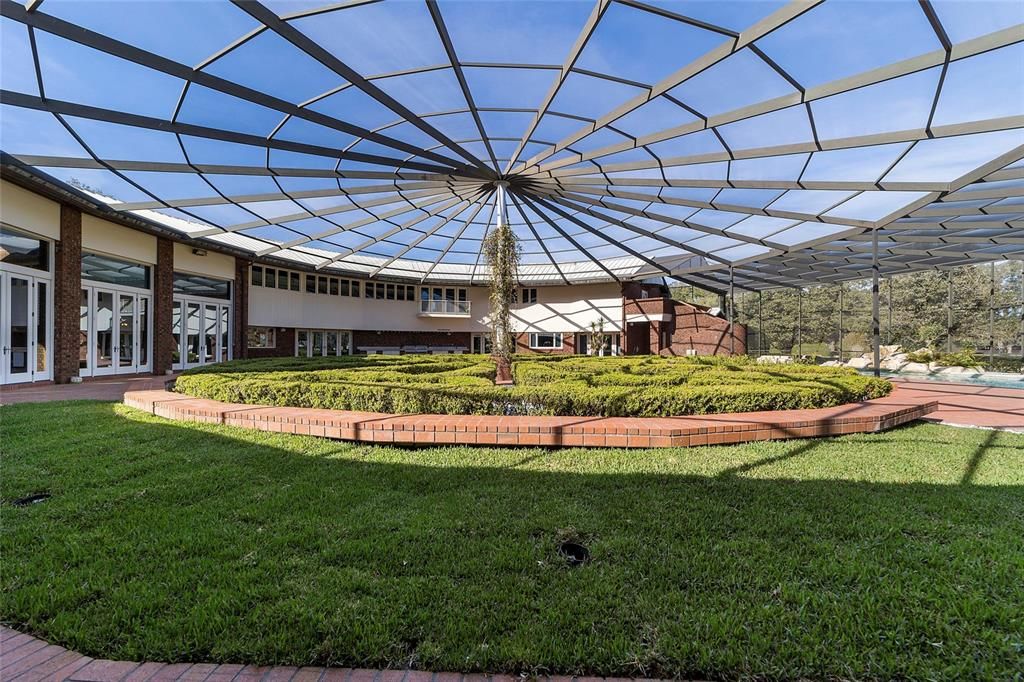 Activo con contrato: $6,700,000 (5 camas, 6 baños, 11520 Pies cuadrados)