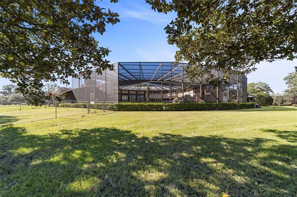 Activo con contrato: $6,700,000 (5 camas, 6 baños, 11520 Pies cuadrados)