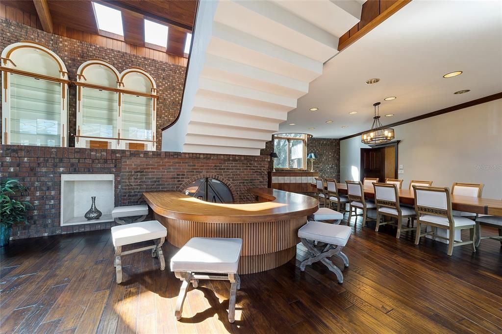 Activo con contrato: $6,700,000 (5 camas, 6 baños, 11520 Pies cuadrados)