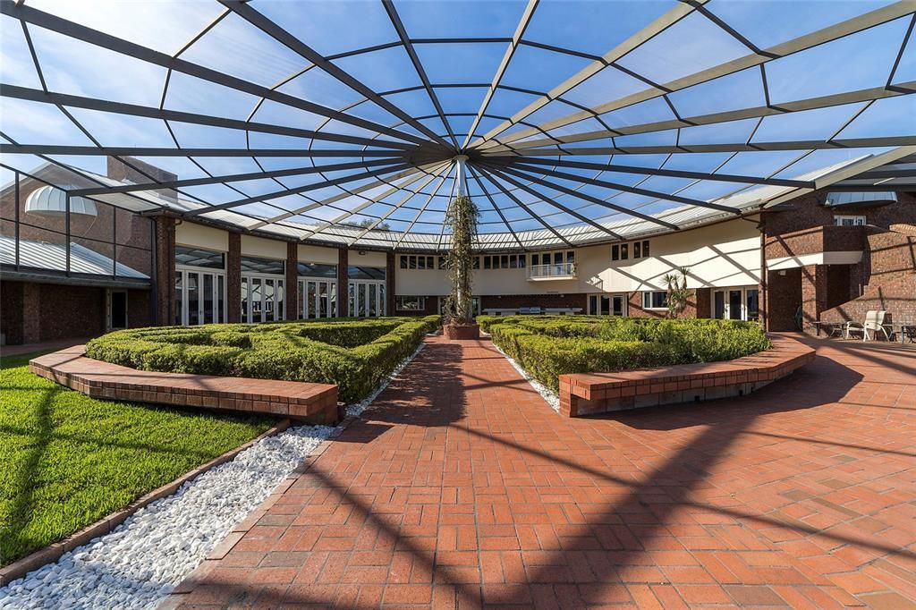 Activo con contrato: $6,700,000 (5 camas, 6 baños, 11520 Pies cuadrados)