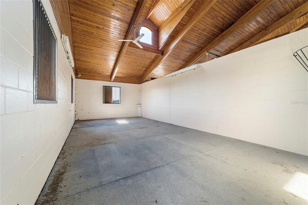 Activo con contrato: $6,700,000 (5 camas, 6 baños, 11520 Pies cuadrados)