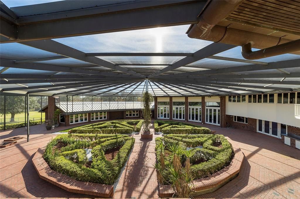 Activo con contrato: $6,700,000 (5 camas, 6 baños, 11520 Pies cuadrados)