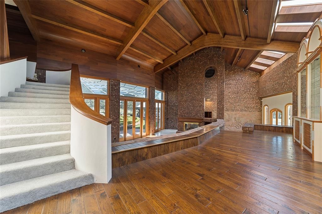 Activo con contrato: $6,700,000 (5 camas, 6 baños, 11520 Pies cuadrados)