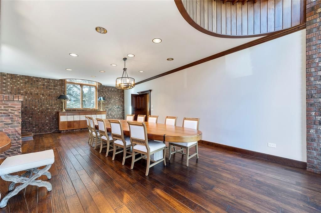 Activo con contrato: $6,700,000 (5 camas, 6 baños, 11520 Pies cuadrados)